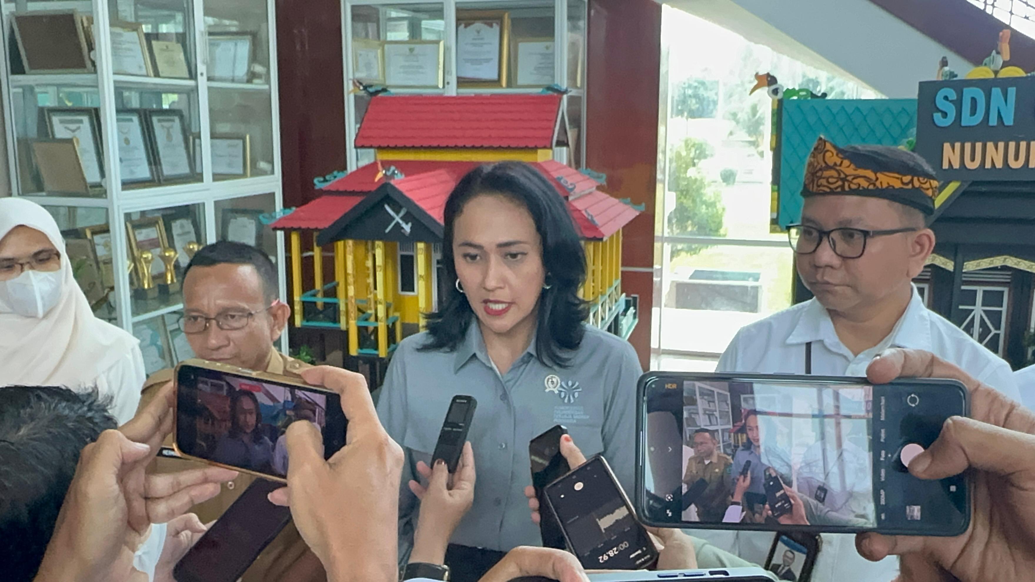 Banyak yang Pulang Tak Bawa Apa-apa, di Nunukan Wamen P2MI Ajak Migran Melek Keuangan